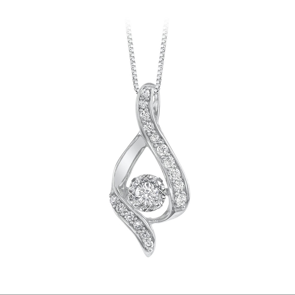 ✨Helzberg 14k Sirena diamond pendant✨